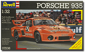 REVELL Porsche 935